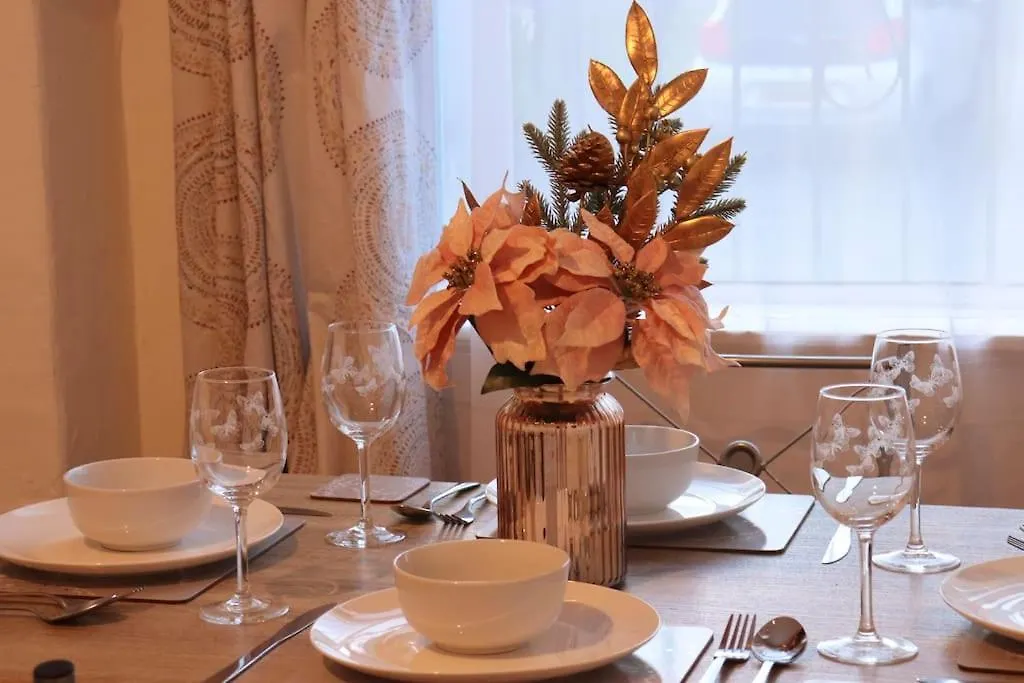 Apartment Cozy Family Stay With Free Parking And Wifi Leeds