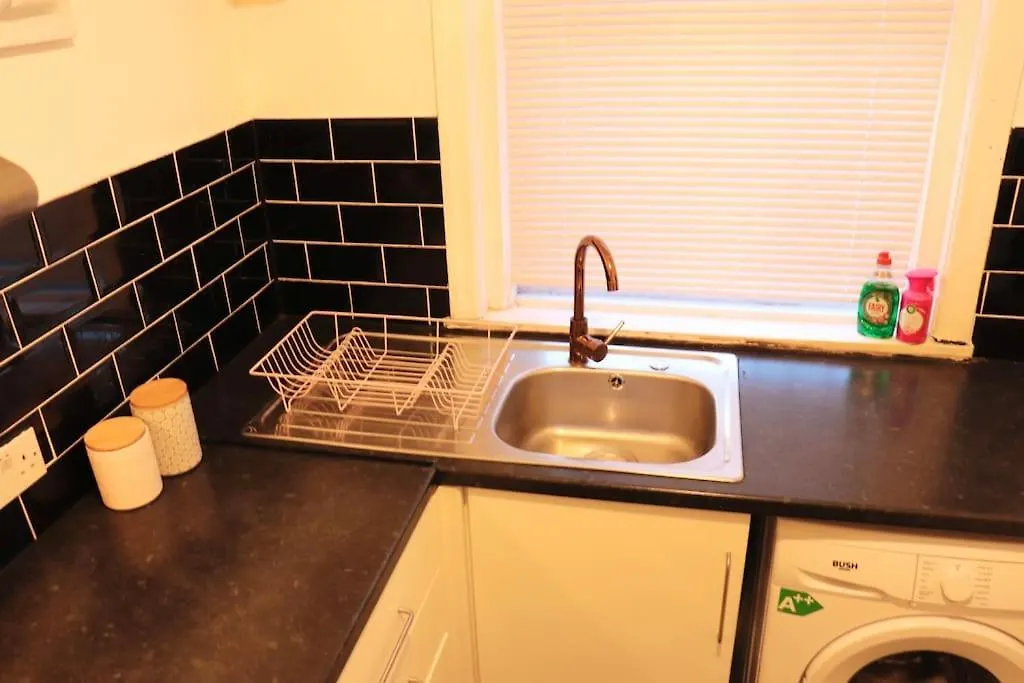 Cozy Family Stay With Free Parking And Wifi Leeds  0*, Leeds (West Yorkshire)