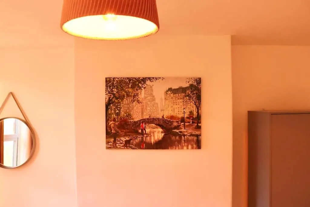 Cozy Family Stay With Free Parking And Wifi Leeds