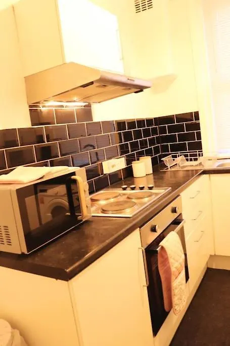 Cozy Family Stay With Free Parking And Wifi Leeds  United Kingdom