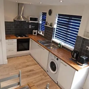Broxtowe House -3 Bed House Parking Holiday home Nottingham