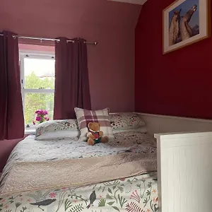 Country Near The Airport Homestay Edinburgh